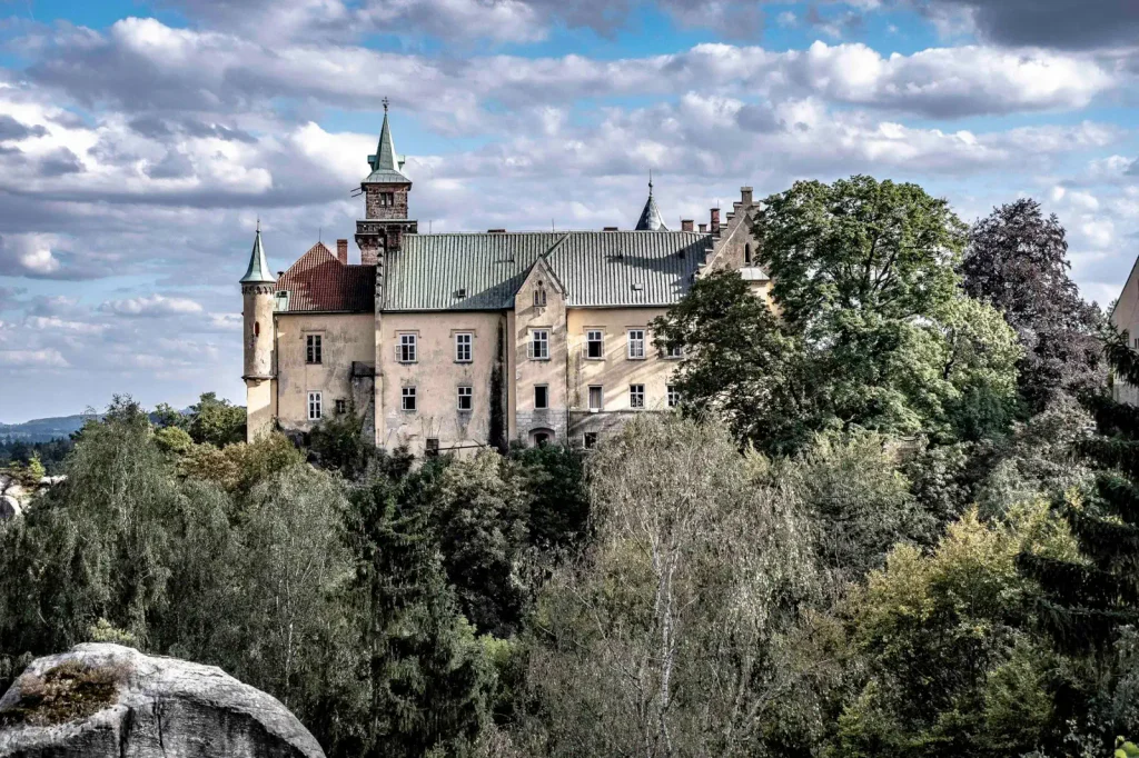 Hrubá skála zámek