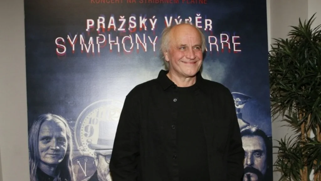 Hudebník Michael Kocáb žije ve vile s bývalou manželkou a jejím partnerem 