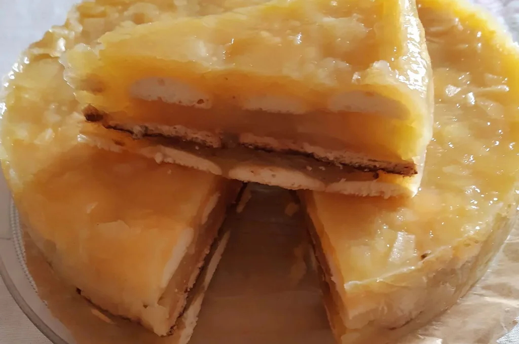 Obrázek k receptu na nepečený jablečný dort