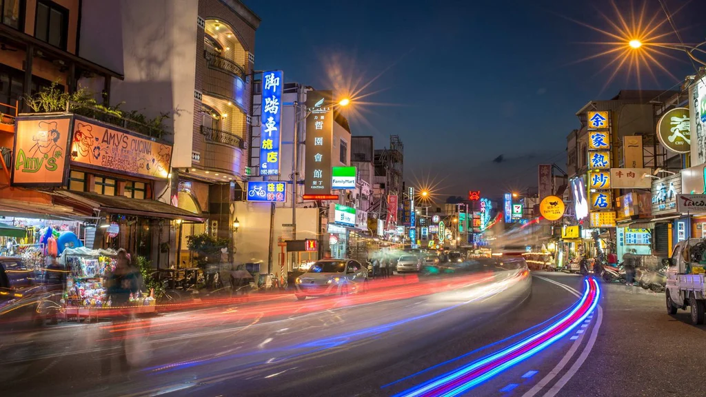 sky-road-traffic-street-night-town-1375755-pxhere.com