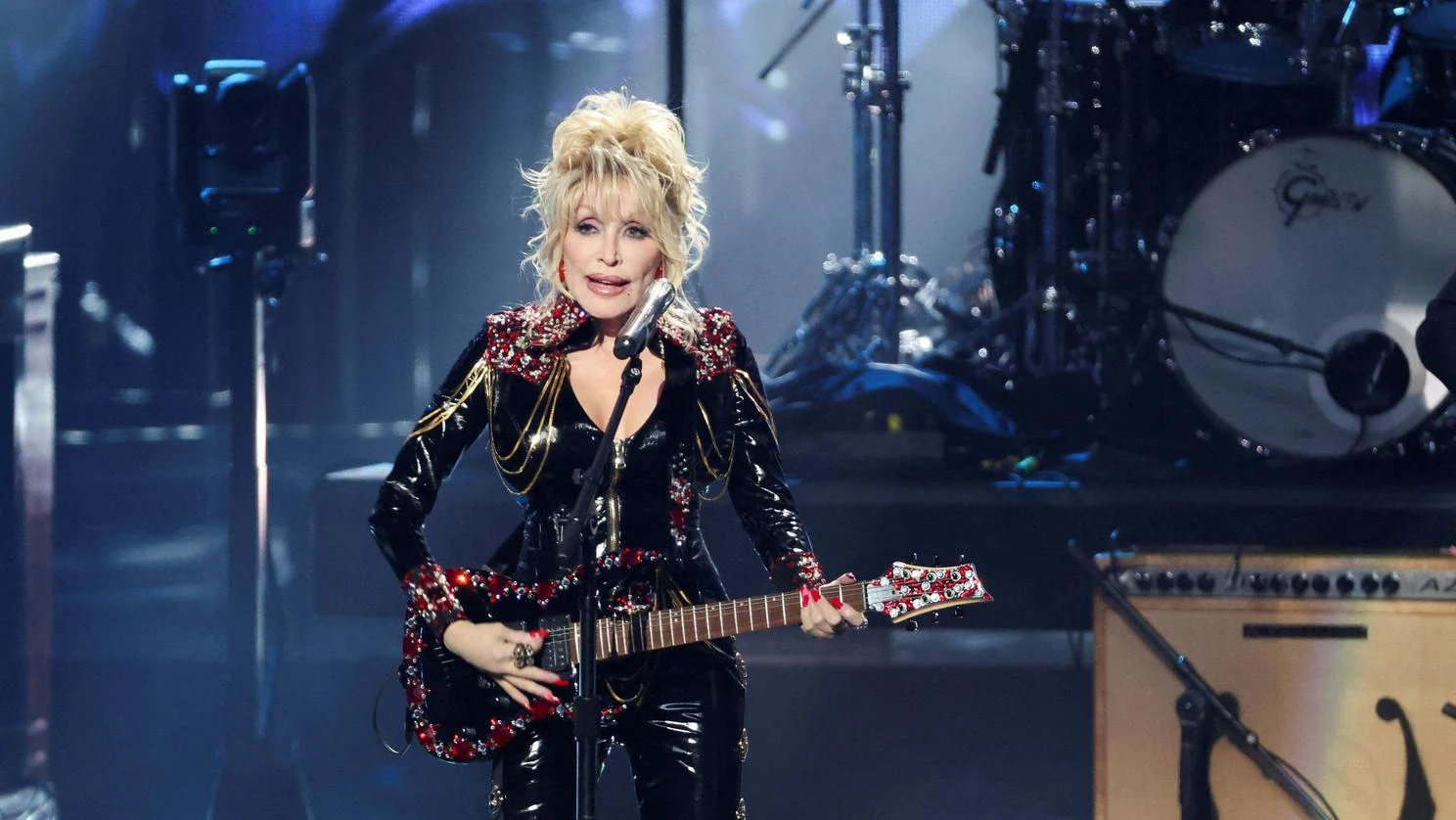 Odešla legenda. Zemřela Dolly Partonová, první dáma americké country