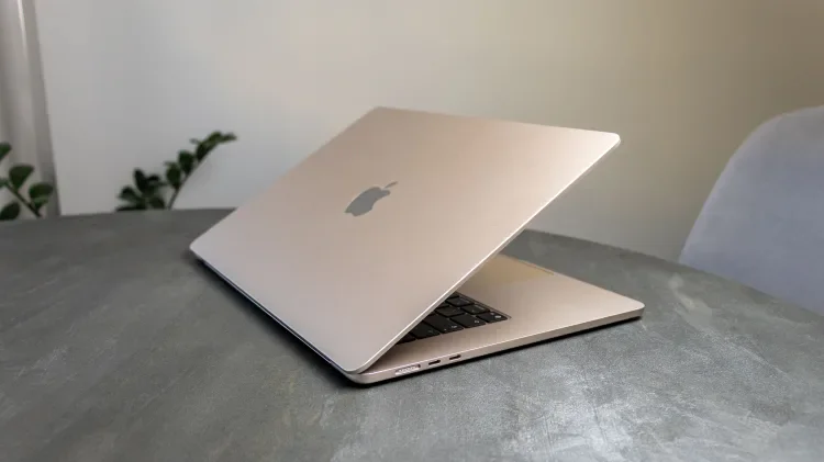 MacBook Air M5 14