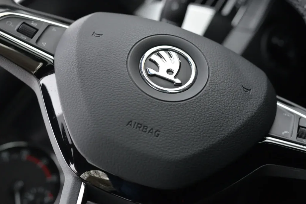 Za vysokou bezpečností stojí i airbagy. 