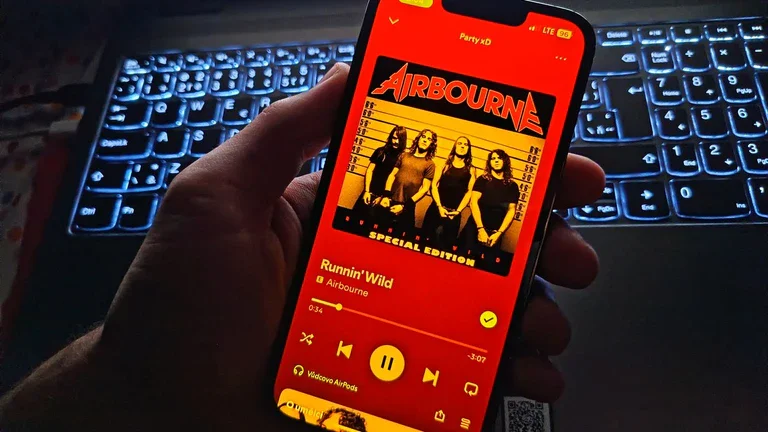 Mobilní telefon, streamování hudby