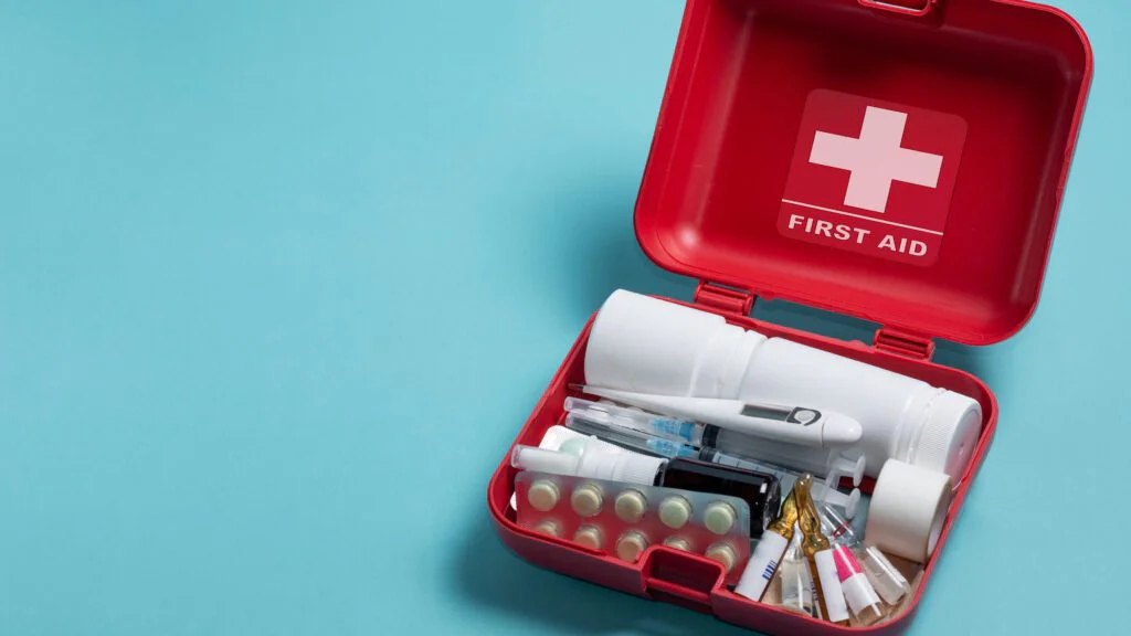 Sterilní obvazy, bandáže a náplasti