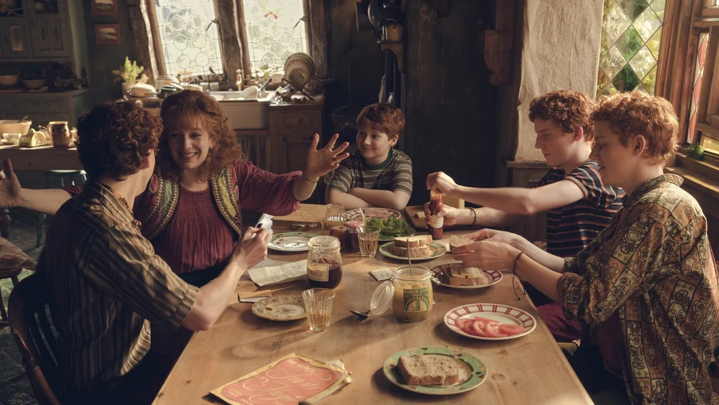 Harry Potter a Kámen mudrců (seriál) - Ruari Spooner, Katherine Parkinson, Alastair Stout, Tristan Harland a Gabriel Harland