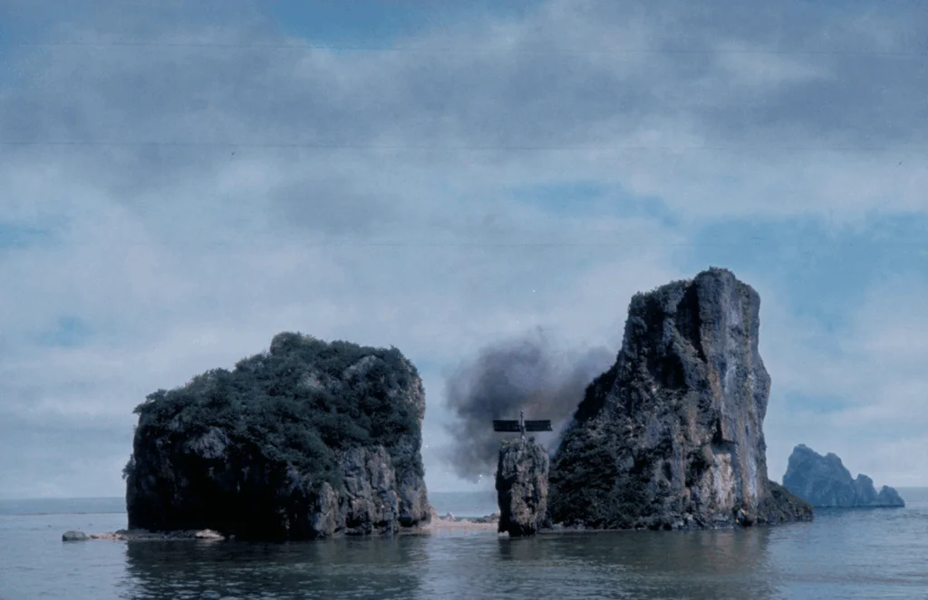 Muž se zlatou zbraní