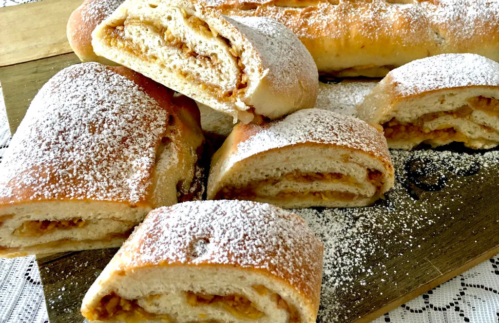 Obrázek k receptu na škvarkový závin