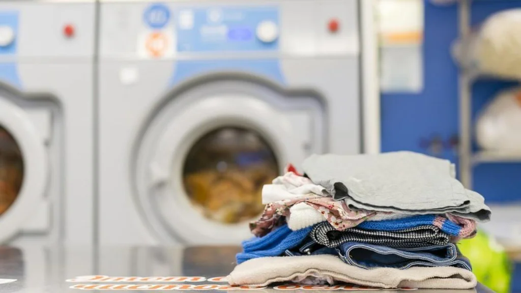 Při praní nastavte teplotu vody podle druhu textilu