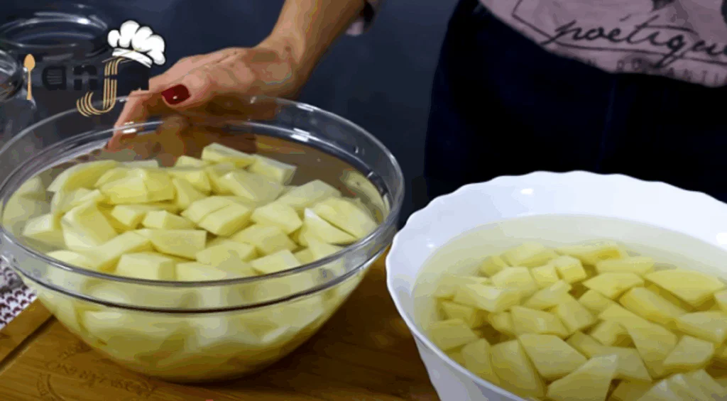 Obrázek k receptu: Zase vám doma vyklíčily brambory? S tímto lifehackem se to už nestane!