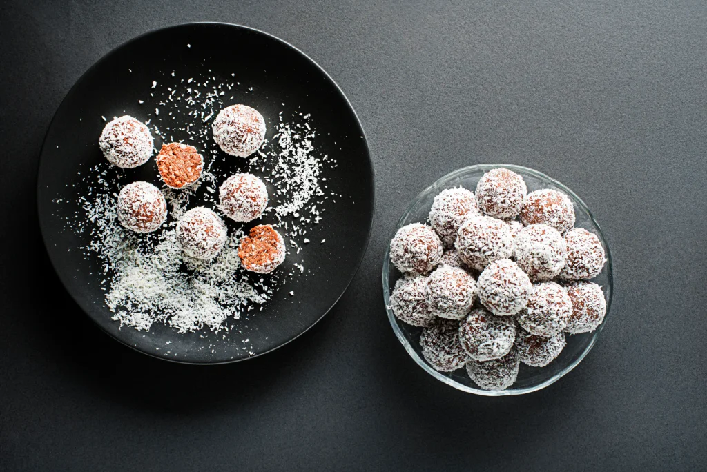 Tři bleskové druhy cukroví, které zvládnete za 10 minut. Minimum práce, žádné vážení ani nepořádek.