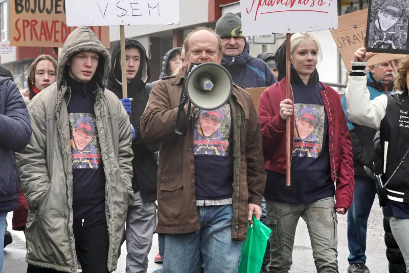 Otec Roma Serial David Novotný jako otec, jemuž vražda syna změní život. Natáčí se ...