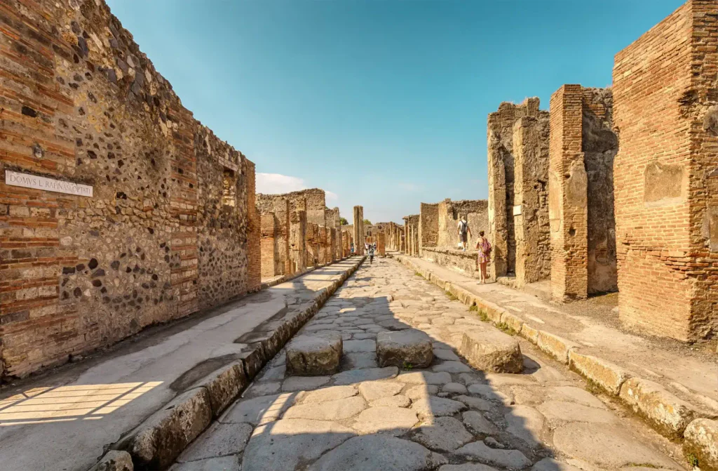 Pompeje: Turisticky oblíbené místo, kde sopka vzala život tisícům lidí