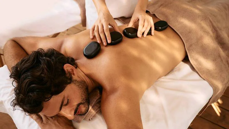 Jdete na relax a chcete se tak i chovat. Ale i v sauně nebo na masáži byste měli dodržovat společenská pravidla