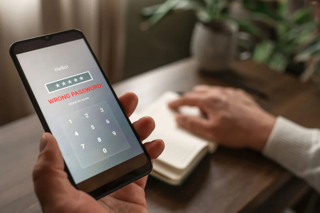 Zablokovaný mobil? Tyto tipy vám pomohou dostat se zpět bez ztráty dat