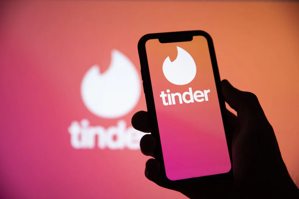 Češi už nesedí jen u Badoo. Tinder teď otevřel celý svět zadarmo