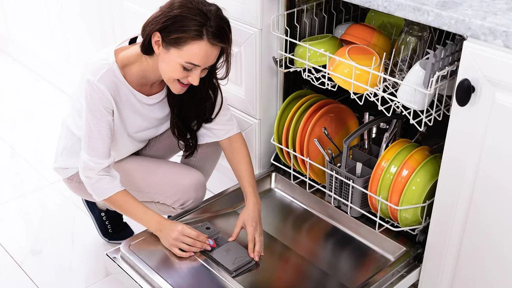 Levné neznamená špatné. Tyhle tablety do myčky překvapily i odborníky