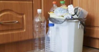 Zápach z odpadkového koše se dá snadno eliminovat pomocí aviváže