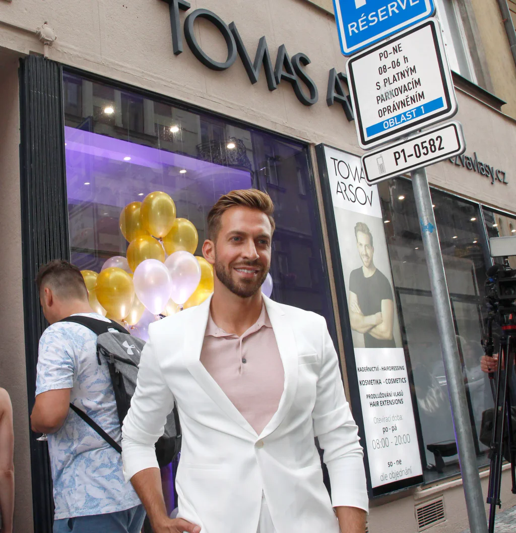 Arsov popsal těžké chvíle z dětství. Na koupališti čelil posměchu, který se mu vrací dodnes.