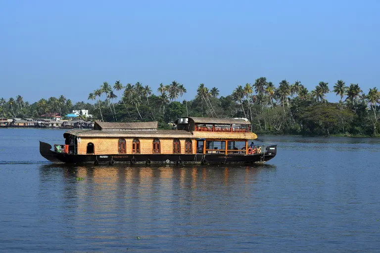 houseboat
