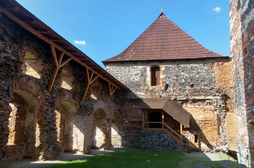 Popelka se natáčela i na českém hradě Švihov.