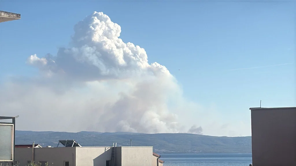 Pyrocumulus nad Bračem