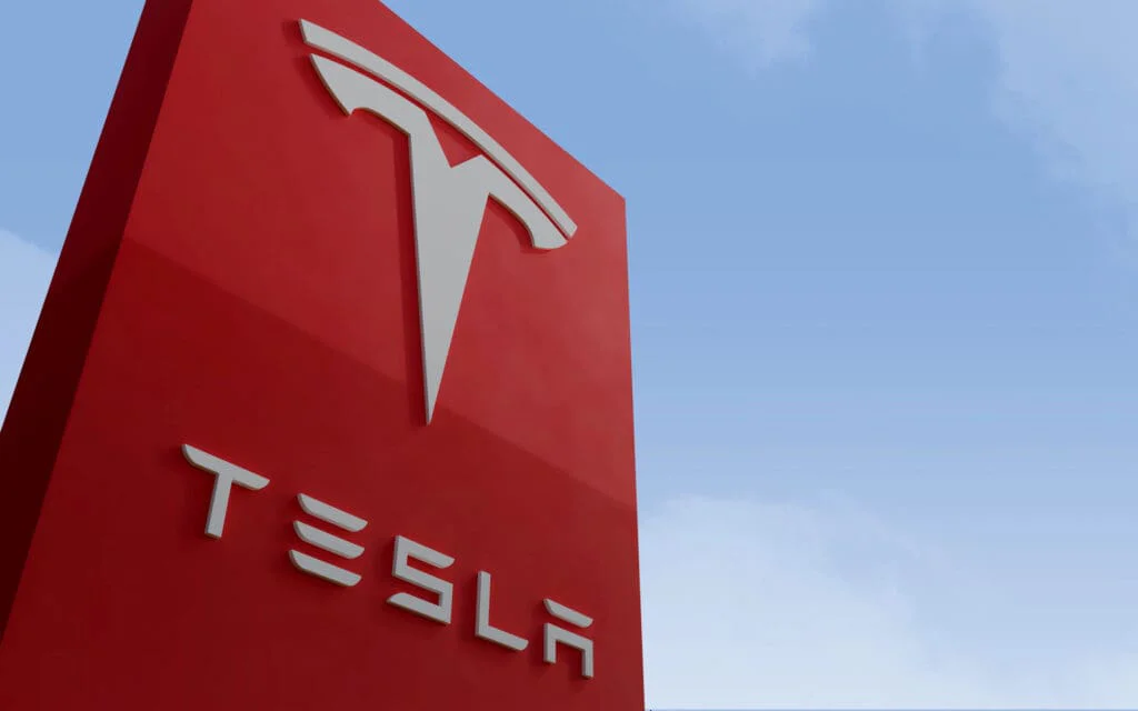 Tesla chtěla revoluci ve stravování. Mezitím akorát přišla o šéfkuchaře