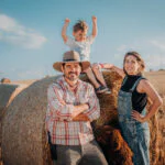 Farma Vojty Kotka, Vojta Kotek s rodinou, FOTO: Distr. FTV Prima