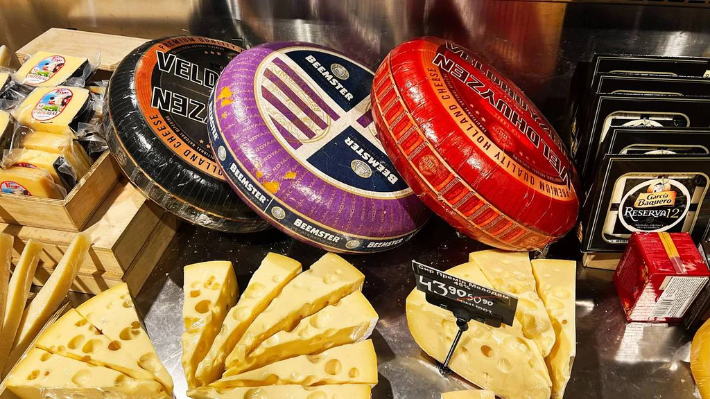 Co skrývá váš balený sýr? Pod obalem objevena nebezpečná plíseň. Zkontrolujte ho