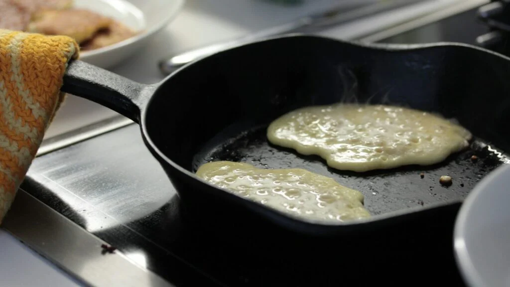 Proč litina patří mimo myčku