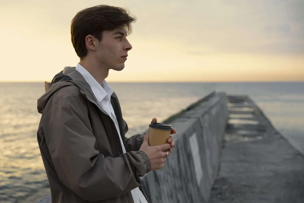 Osamělý muž na pláži