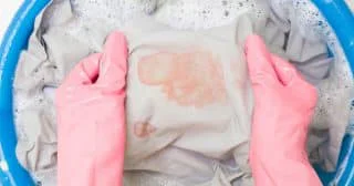 Lidová rada, jak se zbavit krvavé skvrny: Když už nepomůže nic, tak kysličník ano