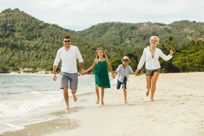 5. Zájezdy k moři mizí rychleji než obvykle, kdo váhá, může letos zůstat doma.