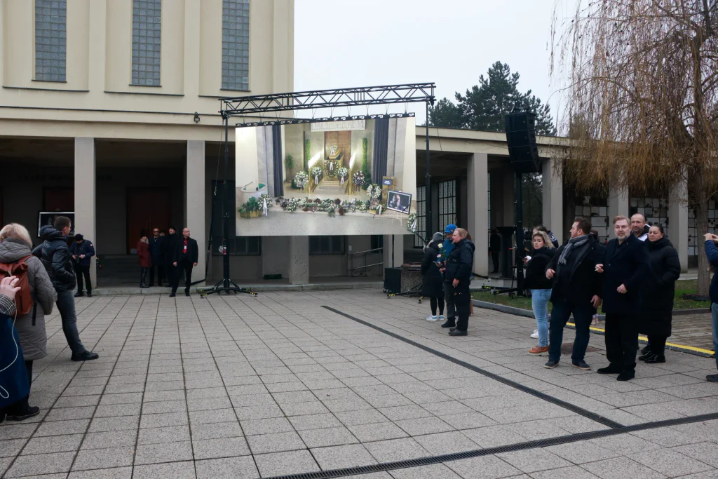 Pohřeb Patrika Hezuckého provázely neklidné manévry. Manželčin tichý vzkaz zasáhl všechny