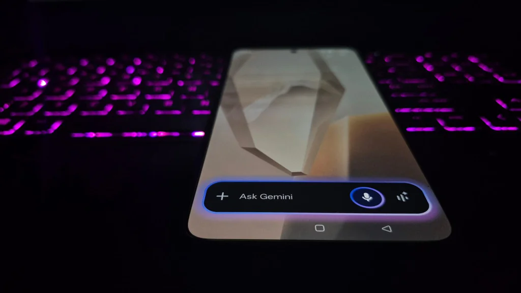 Tablety s Androidem dostávají superfunkci. Gemini čte obrazovku napůl