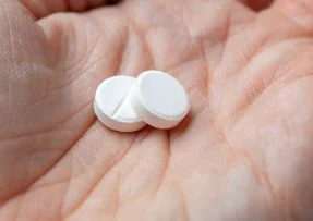 aspirin v ruce
