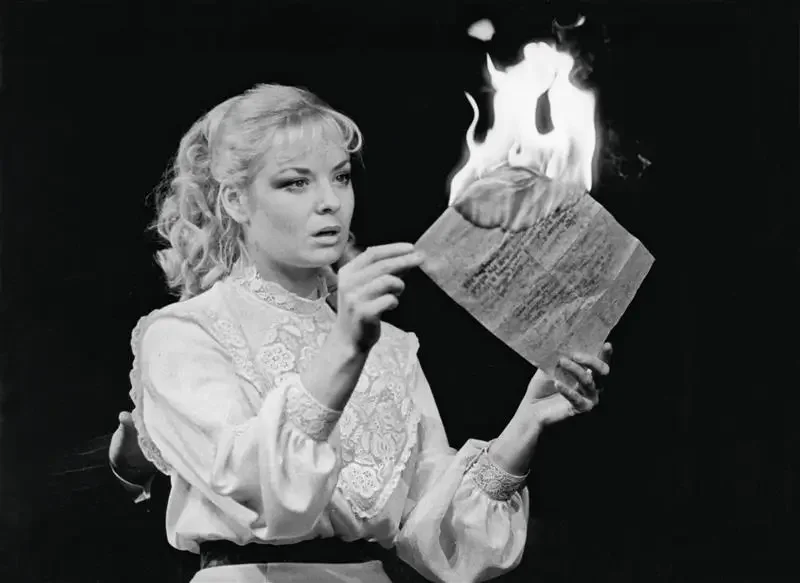 Mladá Vilma Cibulková v Národním divadle.