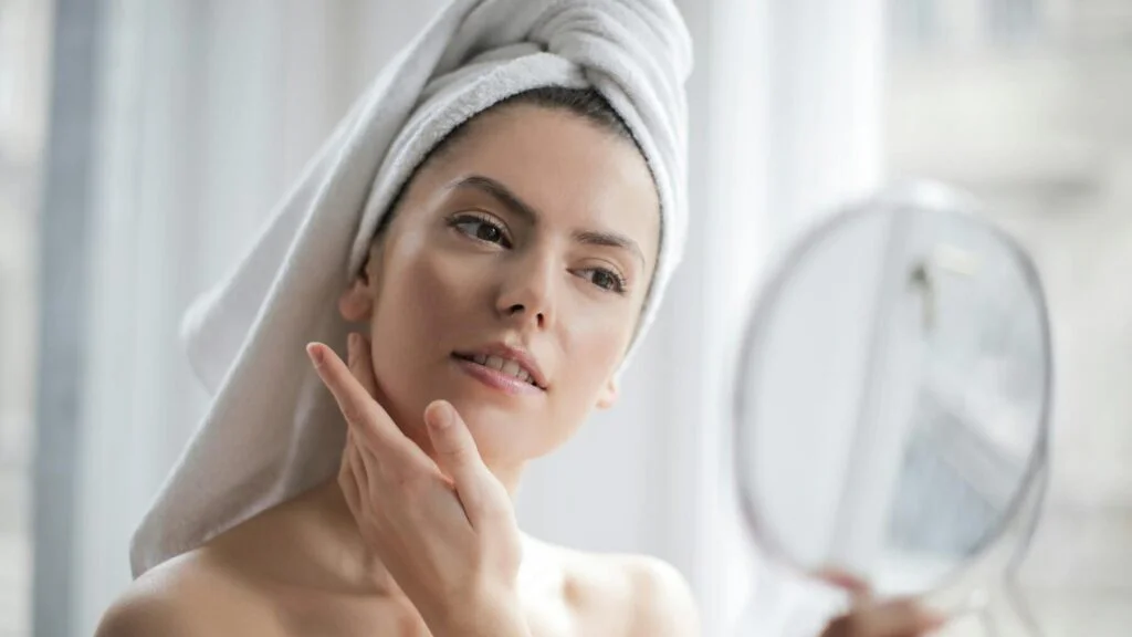 Jak bezpečně používat retinol v oční oblasti?