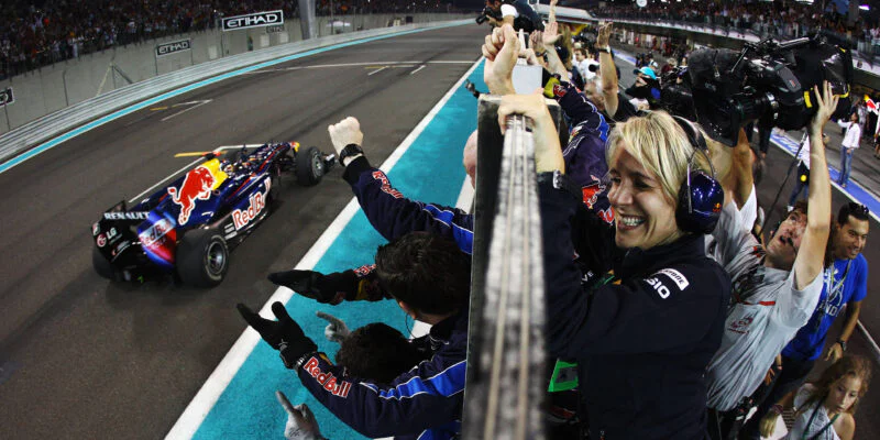 Sebastian Vettel vítězí ve Velké Ceně Abú Zabí 2010