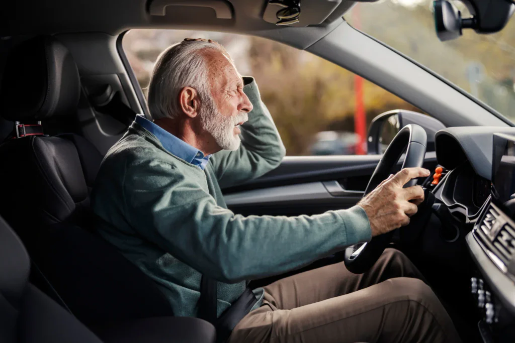Tvrdý zásah proti starším řidičům. Nové testy od ledna rozhodnou, kdo už nikdy nesedne za volant.