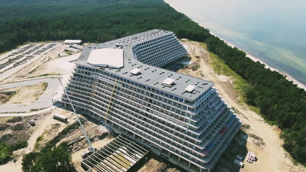 Slíbený luxus se nekoná. Polský hotel klame hosty a tisíce turistů už doplatily.