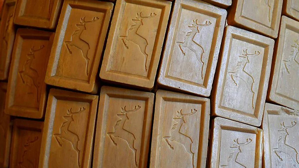 RETRO: Češi vsadili na mýdlo s jelenem, ke kterému vznikl i slavný reklamní slogan