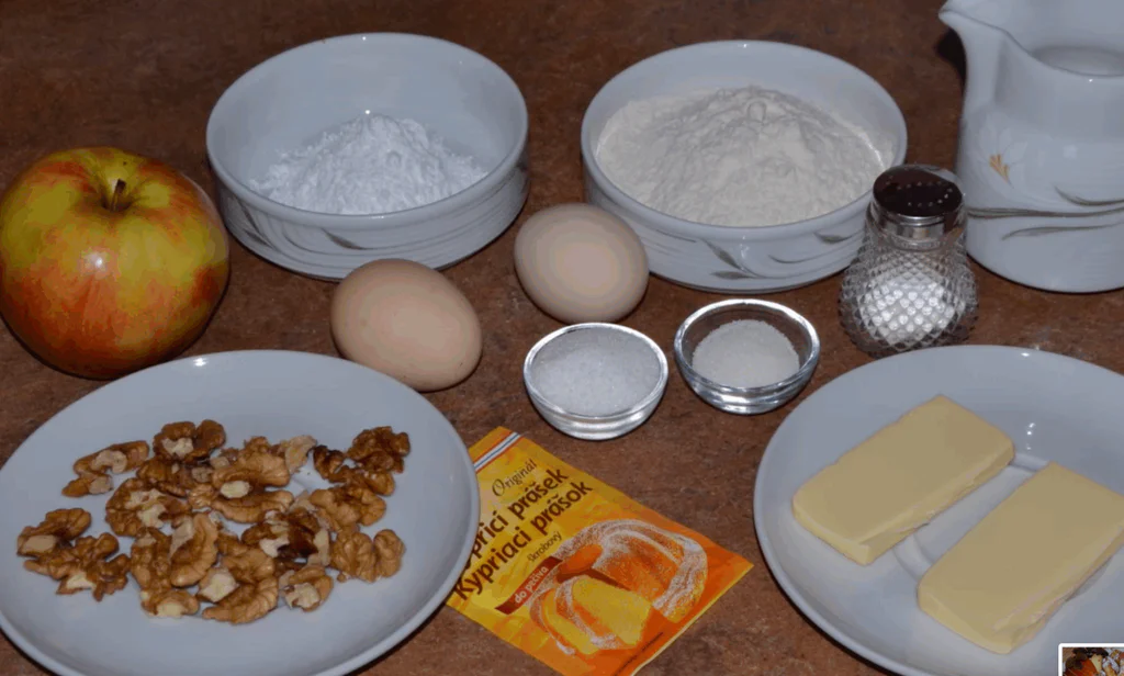 Obrázek k receptu na trhanec s jablky a ořechy